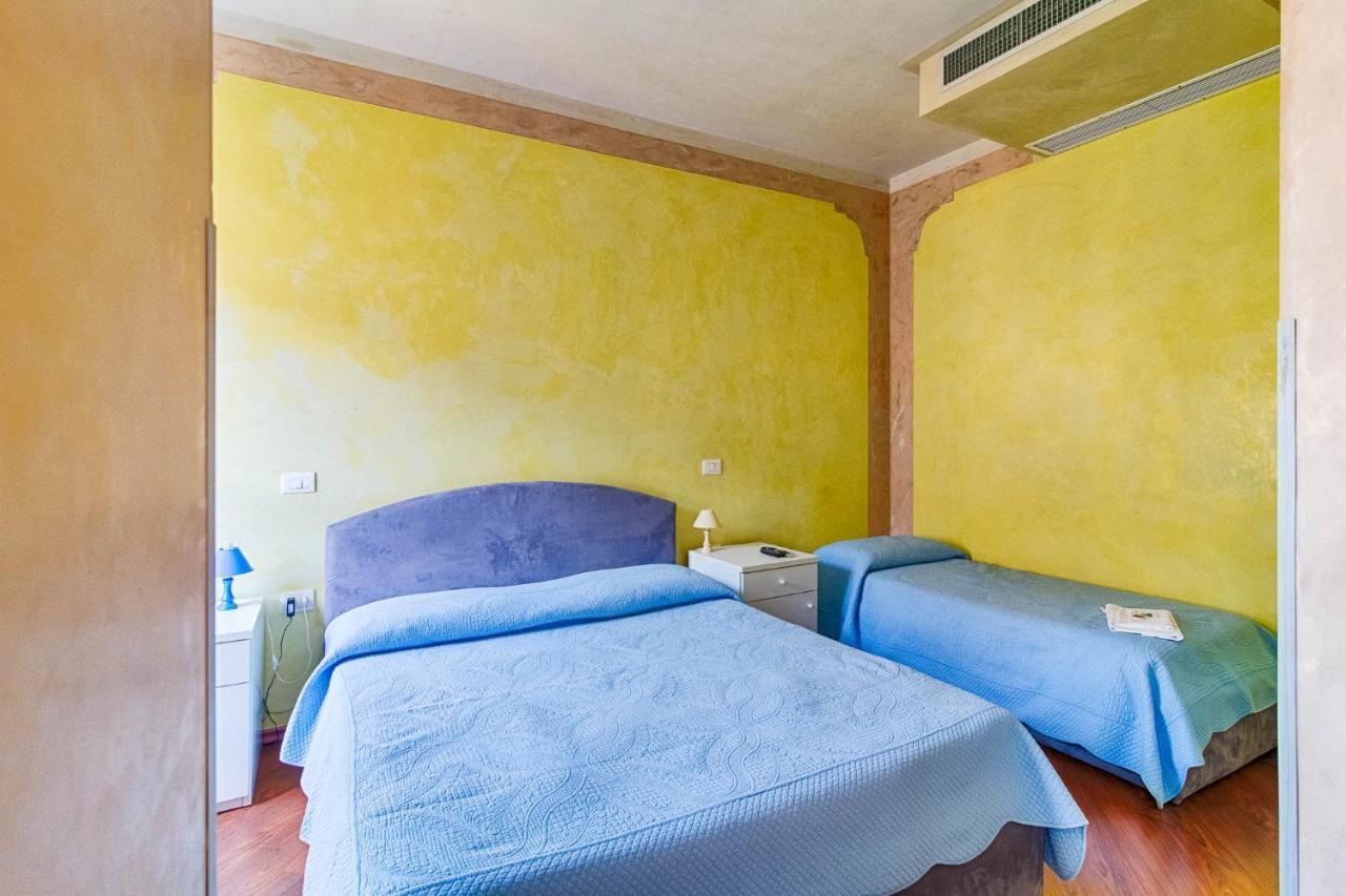 Lloyd Residence Triestino Bagian luar foto